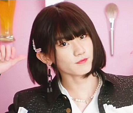 时代少年团女装造型丁程鑫粉嫩宋亚轩轻熟马嘉祺清纯