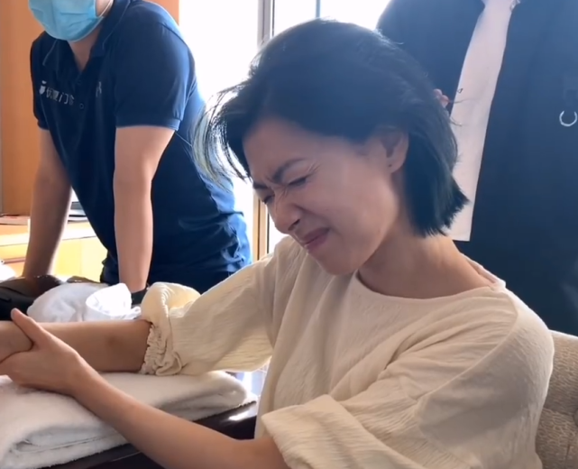 万茜手臂骨折引争议,工作室拿出证据,看到她伤口那刻,懵了