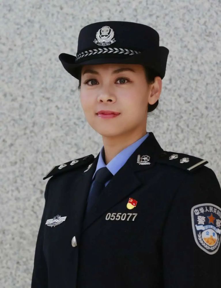 实力 颜值!看副中心警花小姐姐乘风破浪