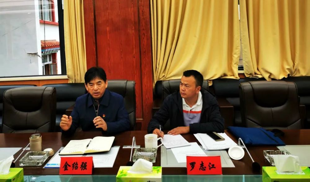 金绍强一行深入我县检查指导工作