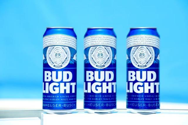 budlight百威昕蓝与美宜佳联袂上新