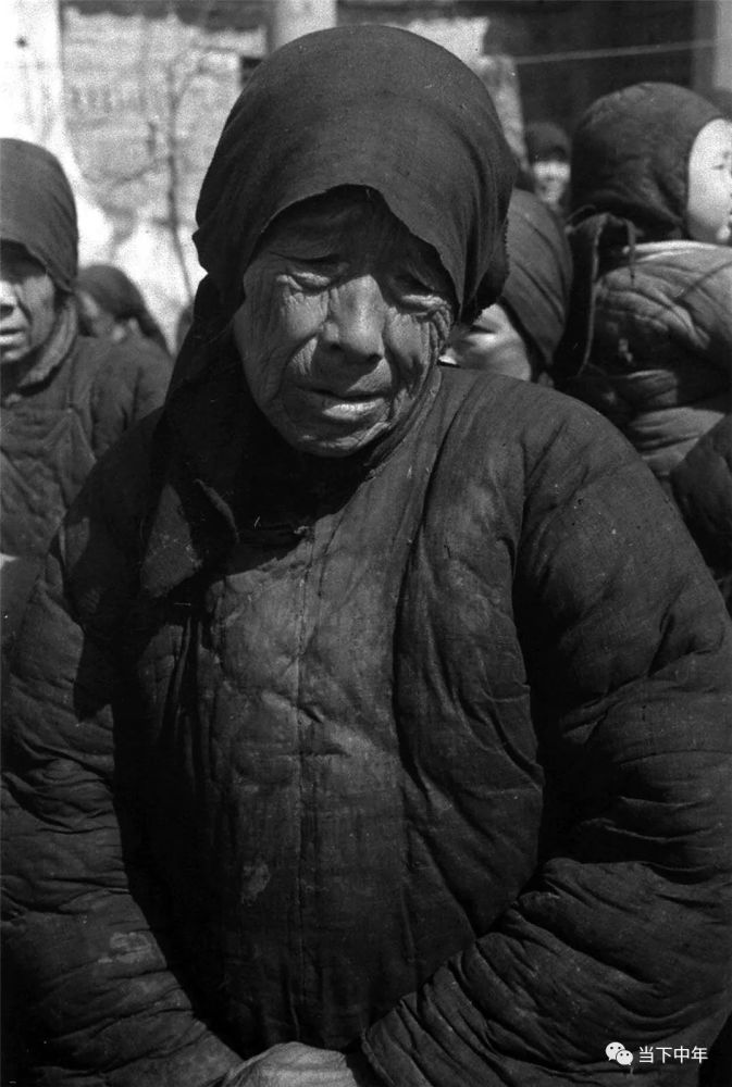 老照片:1942河南大饥荒,真实比电影更让人震撼03