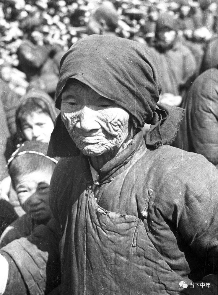 老照片:1942河南大饥荒,真实比电影更让人震撼03