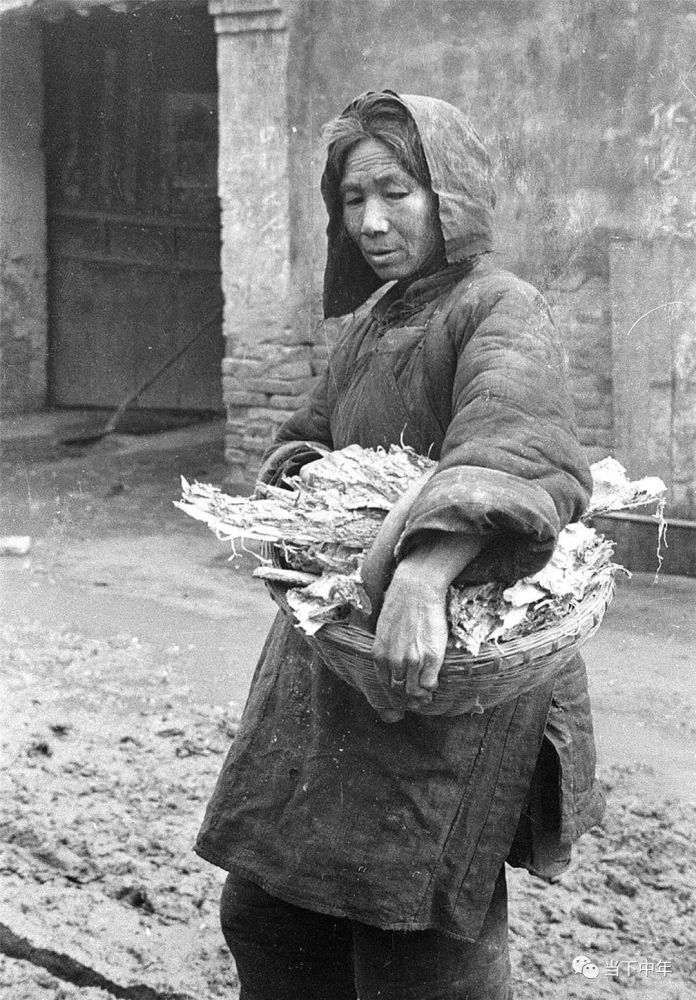 老照片:1942河南大饥荒,真实比电影更让人震撼03