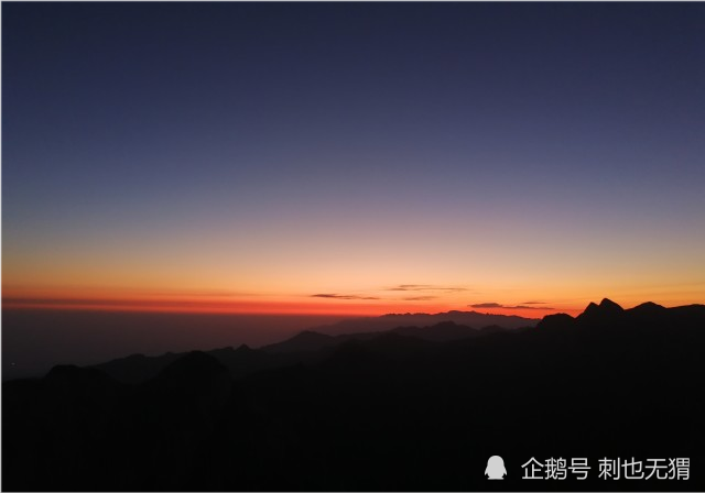 为了看到最美的风景,不惜放弃睡眠时间,通宵上山.