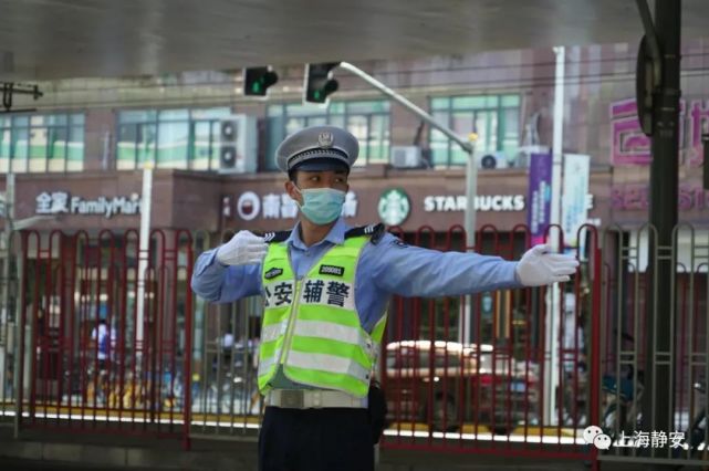 静安首批勤务辅警上岗满一年!这群平均年龄29岁的年轻