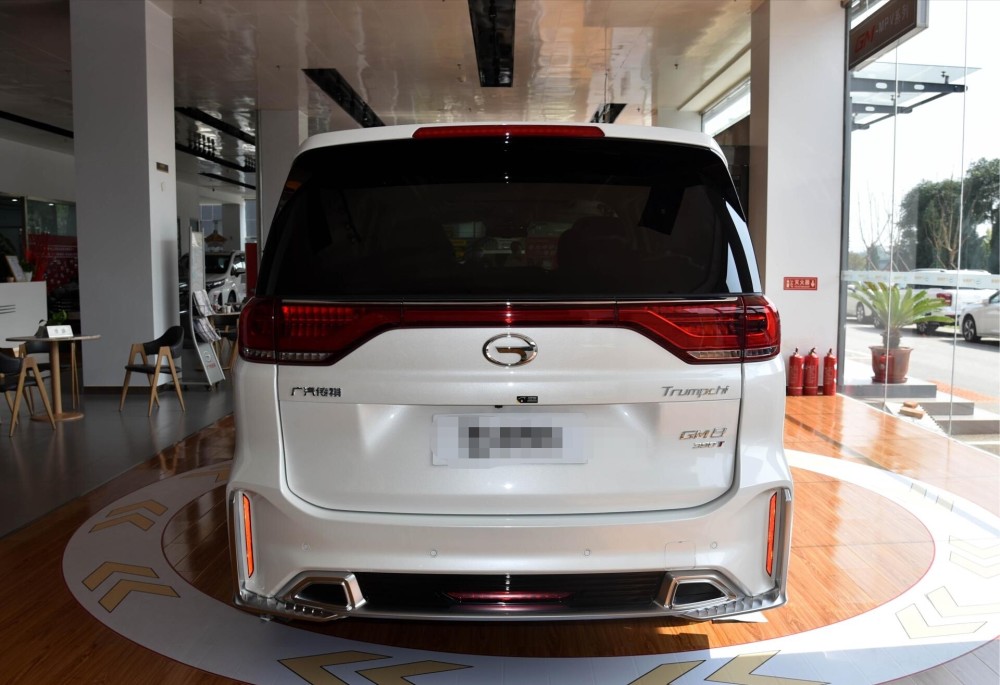 2021款传祺gm8,猛降3万,2.0t 8at,造型像埃尔法一样霸气