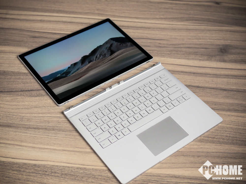 沿袭独特铰链设计微软surfacebook3开箱图赏