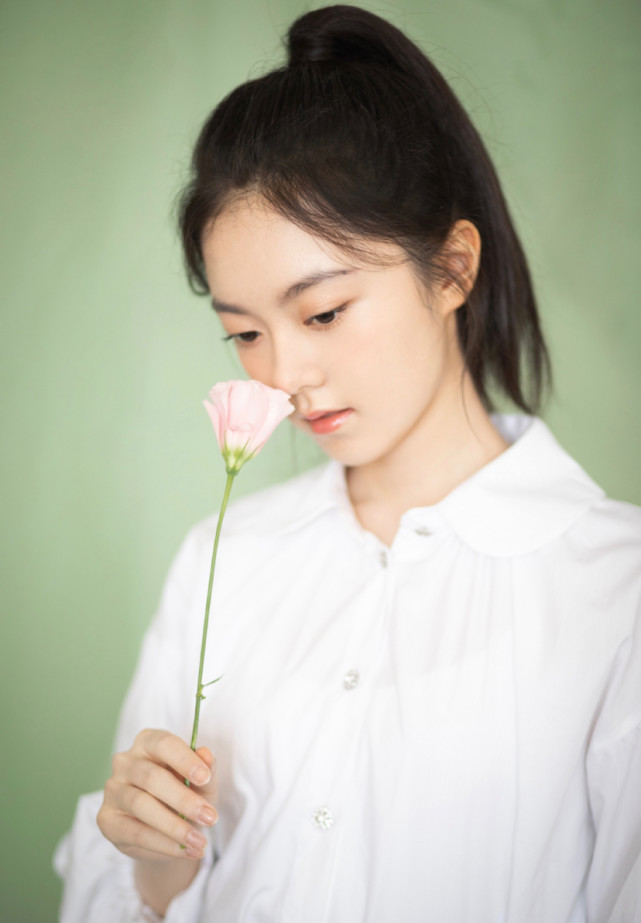 赵今麦这组白衬衫真的好好看!想到了夏淼淼嘿嘿!期待《玲珑》