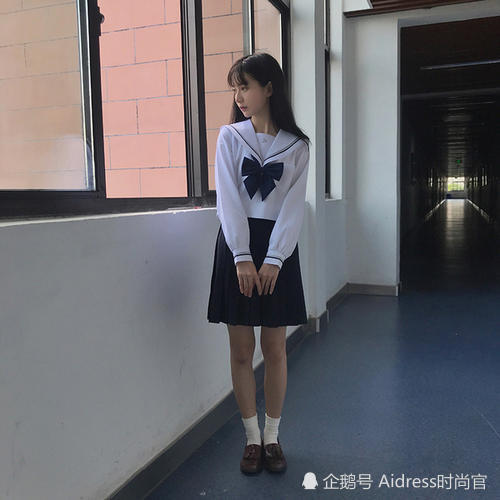 灰色jk制服怎么搭_制服美女(2)