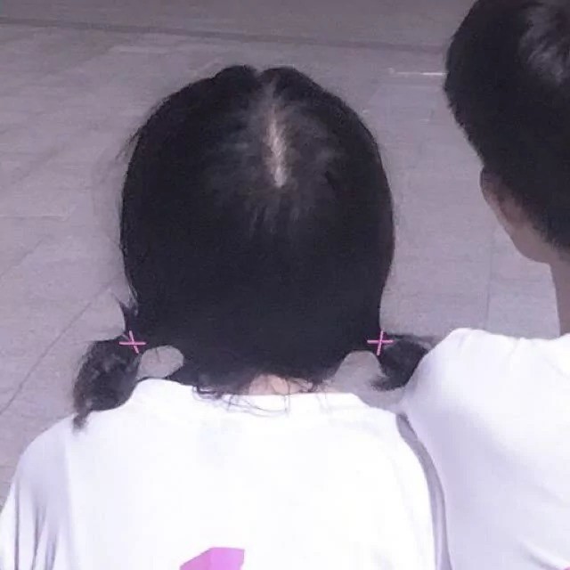 不明显情侣头像不露脸:我始终不是那个被偏爱的小朋友