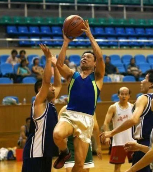 钟南山吴孟达合照曝光大16钟南山健硕身材抢镜