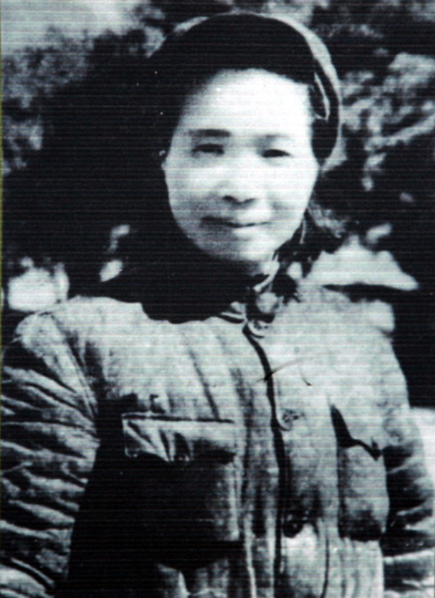 危秀英参加红军后,在蔡畅的帮助下,进胶很快.
