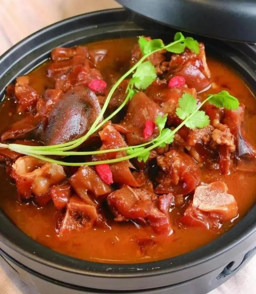 家烧牛蹄