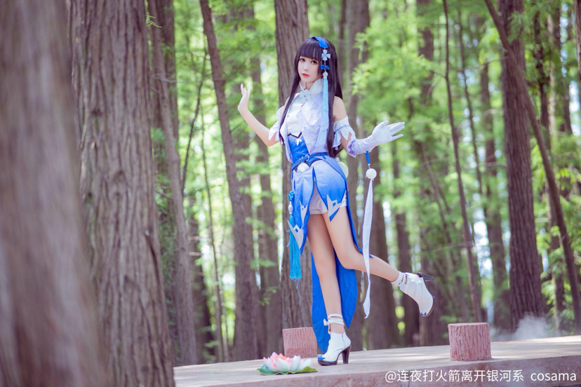 cosplay王者荣耀西施cos少女怎会拒绝闪耀的宝藏呢