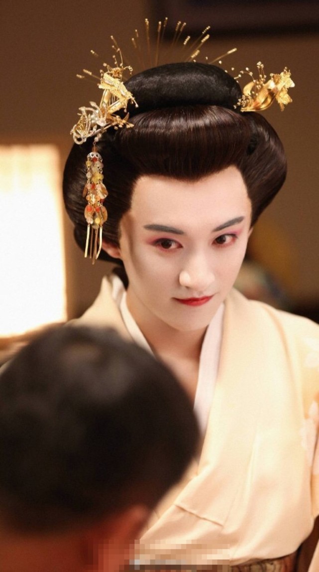 刘学义在《琉璃》中温润如玉,他换上女装也太娇媚,比