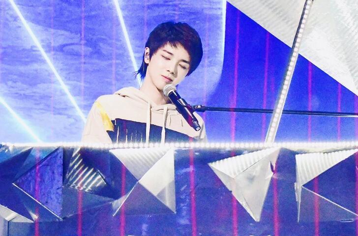 华晨宇23岁出道就成名,29岁参加歌手爆红,李佳琦都被他圈粉