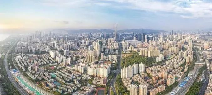 短短一个月深圳二手房网签断崖式腰折，中介门庭冷清，但新房打新依旧火爆