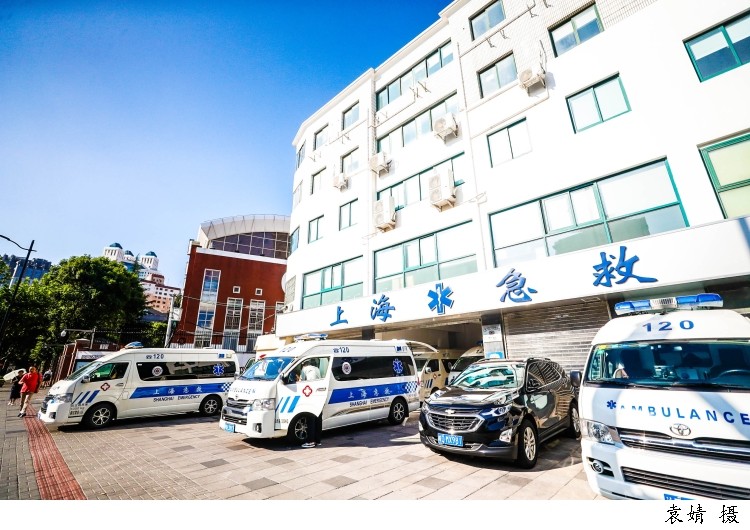 烈日下,他们和时间赛跑,为生命护航!近期上海120急救工作量大幅攀升