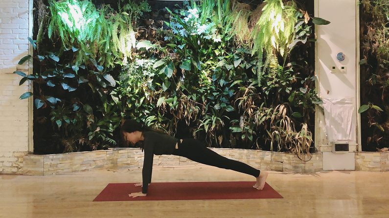 你知道什么瑜伽动作适合早上嘛