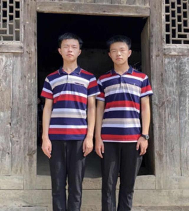 山区双胞胎兄弟分别被清华北大录取 老师:两人严谨自律 不玩手机