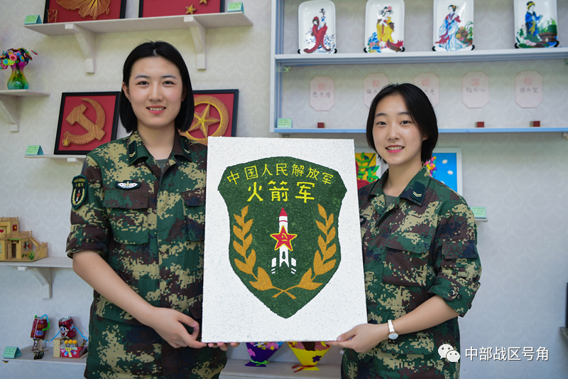火箭军女兵的"迷彩芳华"