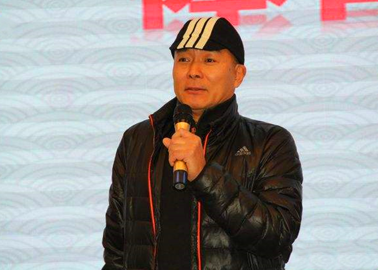 外景地大师傅为啥气得不做饭?1993年,四料影帝谢园笔下的陈凯歌