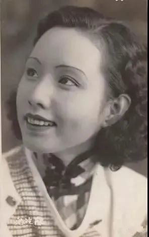 其中一位女主演叫陈波儿,潮州人,时年28岁
