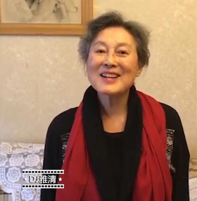 越老越美的十大女明星,83岁向梅气质如兰,76岁曹翠芬宛如秋菊