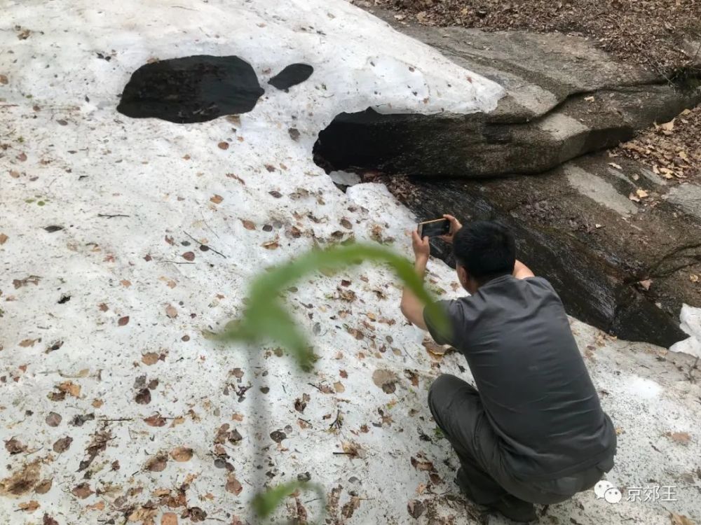 从喇叭沟门下道后,走庄喇路.沿途小桥流水步道区,空中护