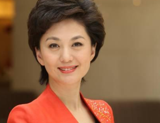 低调了近20年,海霞老公是原来是他,女儿长相漂亮比她还美