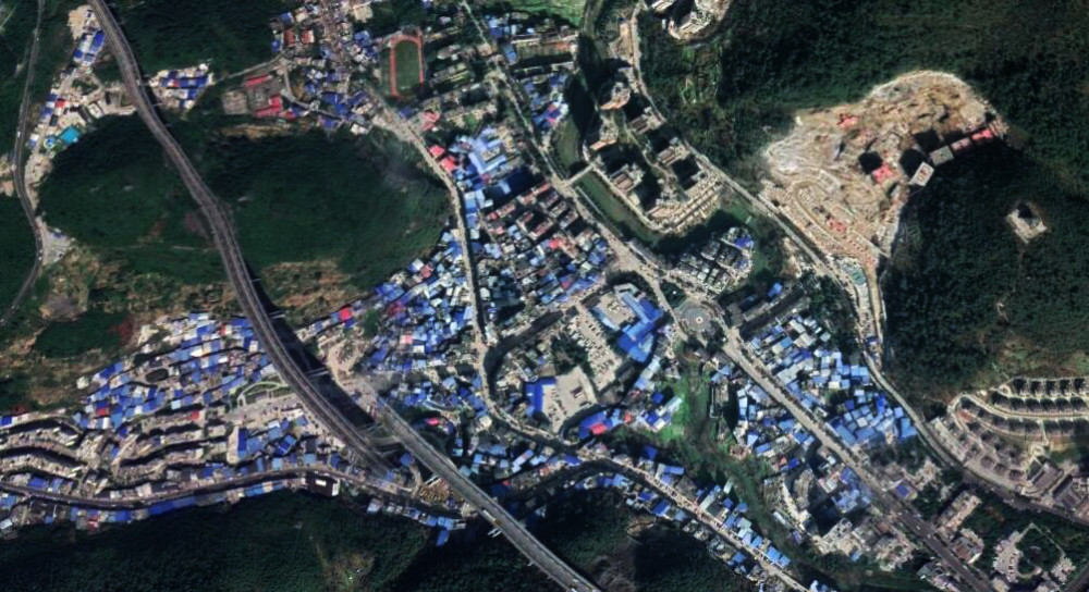 卫星上看酉阳:重庆"最苗条"的县城,地形让其瘦成一条线