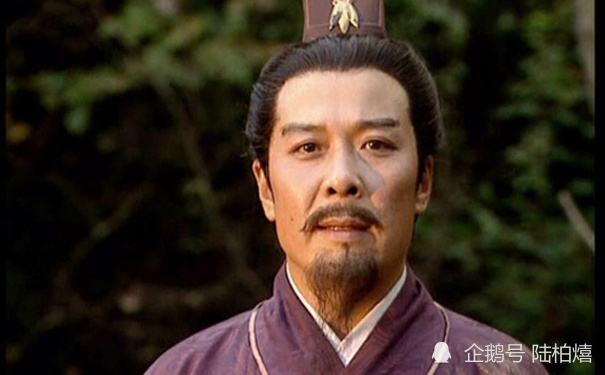刘备两耳垂肩双手过膝到底长什么样子一张图勾勒画像