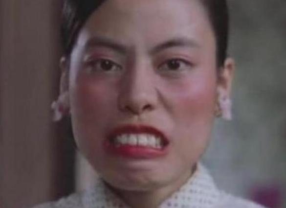 因在广告中需要大量的帅哥美女,因此招聘了一些演员,而当时的陈凯师