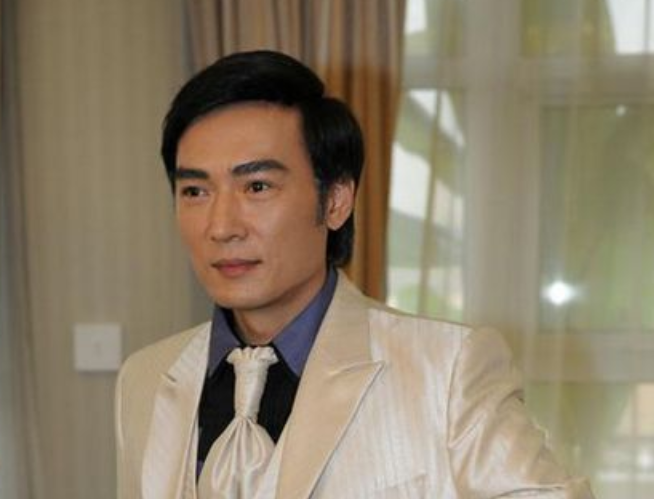 "二郎神"焦恩俊老了,"哮天犬"却越来越帅了,如今还成了影帝_腾讯新闻