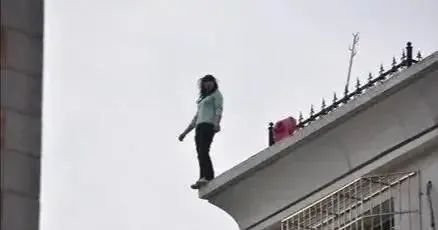 四川15岁少女跳楼身亡,提示大家深知凡事别强求!