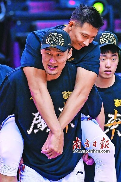 "十冠王"与一座城——广东宏远夺冠背后的"全国篮球
