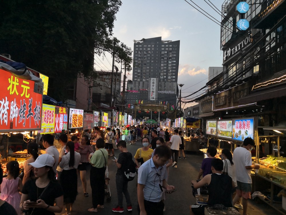 南宁市中山路美食街,美食变味了,路也不再是曾经的中山路了