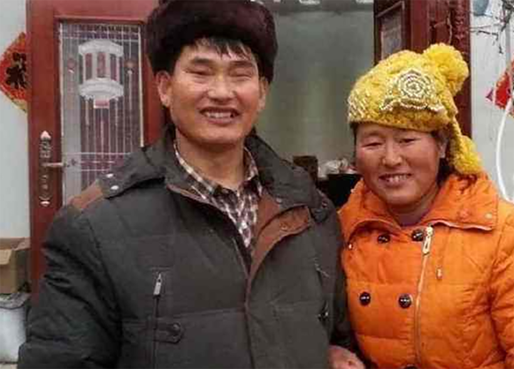 大衣嫂也一改往日农妇形象