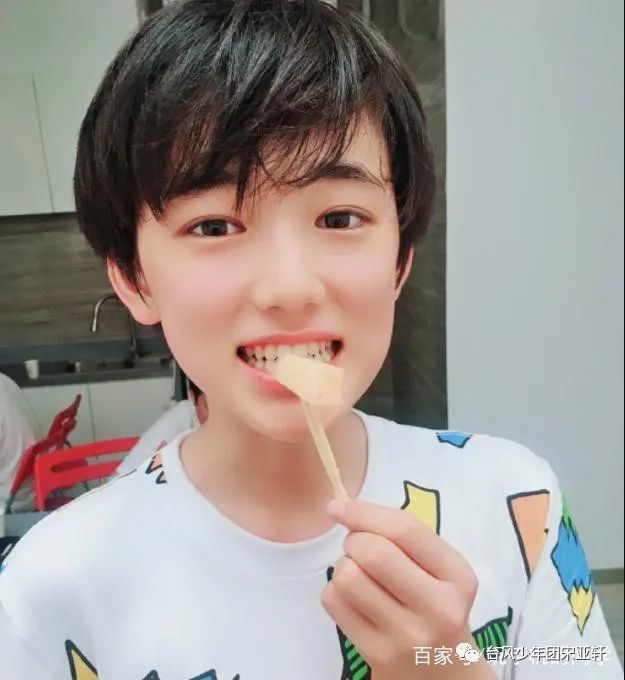 tf家族日系治愈颜宋亚轩,一笑起来就像拯救了宇宙,是初恋的味道