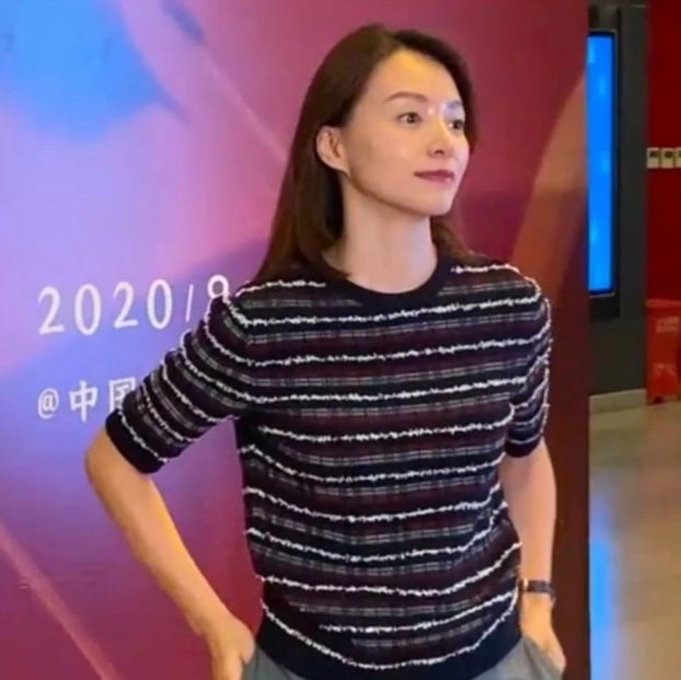 央视一姐董卿活动照曝光:久违露面状态依旧亮眼,气质光彩照人