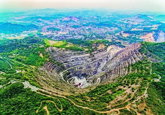 领略矿山风光 黄石国家矿山公园