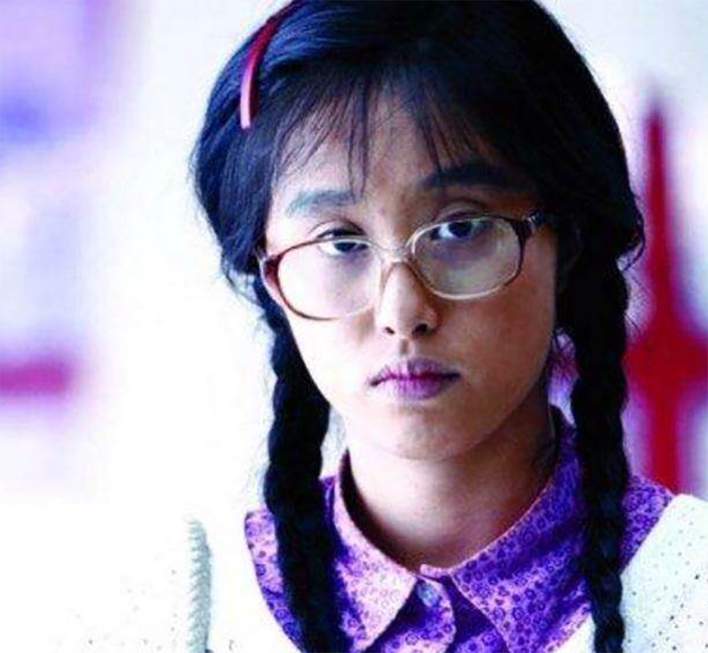 还记得《丑女无敌》中的女主吗?沙滩写真近照曝光,美得快认不出