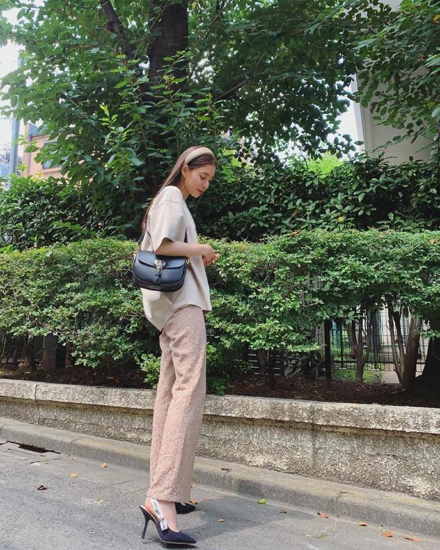 新木优子黑白长裙写真公开天然氧气脸不愧是日本第一初恋