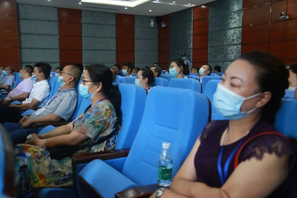 万源法院公开审理陈国刚,张朝惠,蔡文利等24名被告人涉黑案