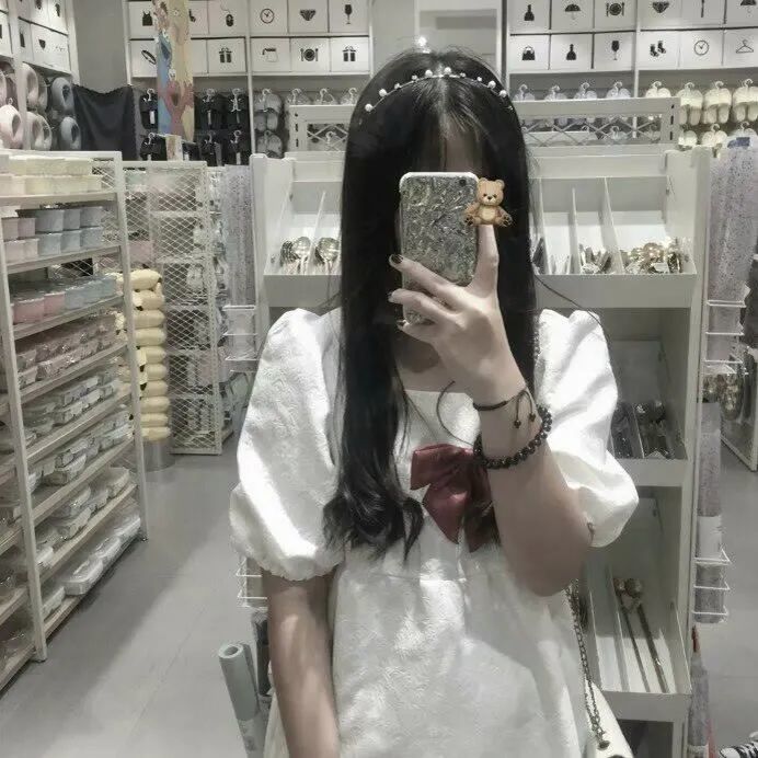 不露脸女生头像:别逞强啦 你是小朋友忍不住不哭/女头