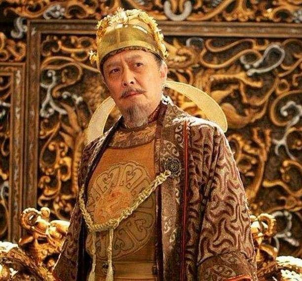 前期或许是李渊乐见其成,但后来逐渐却引起了皇帝的忌惮,李渊把李世民