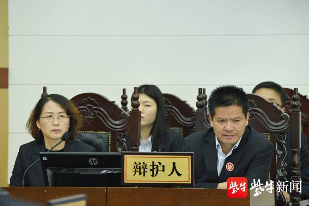 江苏淮安重大暴力袭警案开审 兄弟两嫌疑人被控死刑
