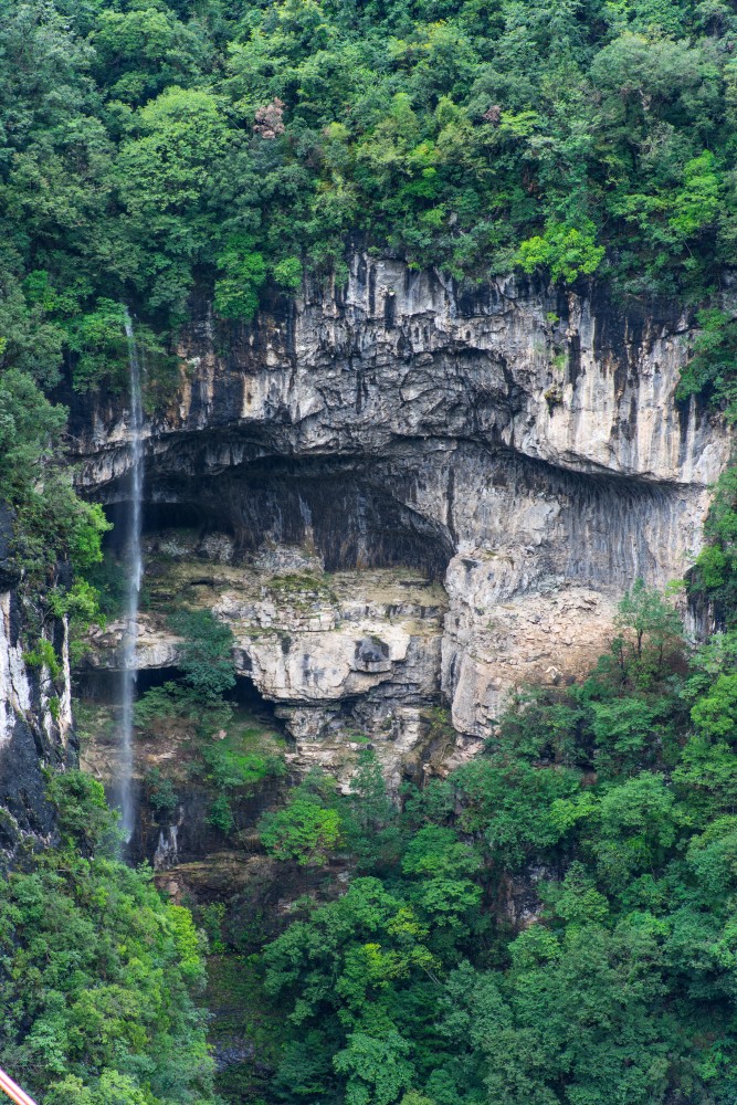 保康多少人口_保康聚龙山海拔是多少(2)