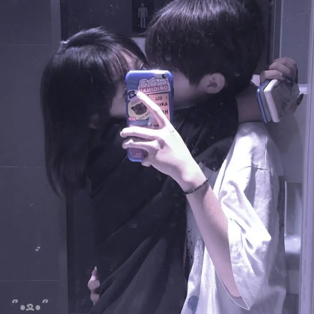 不露脸情侣头像:从始至终,我只是个局外人/甜头